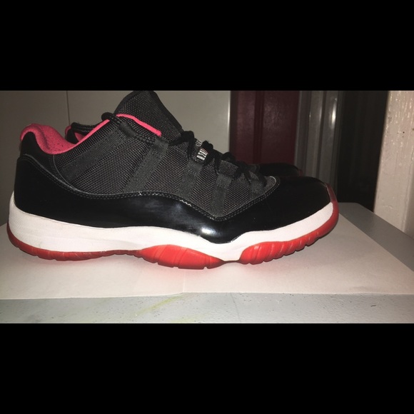 Bred 11s low tops - Picture 3 of 4